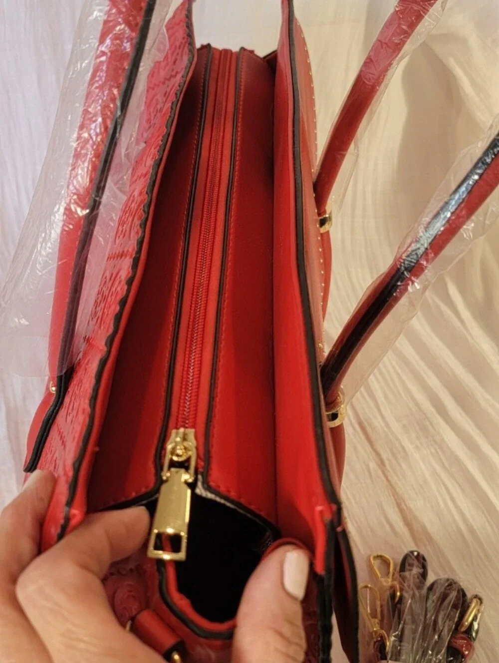 Classic Fashion BCH-9016W Red Large Tote & Matching Wallet NWT